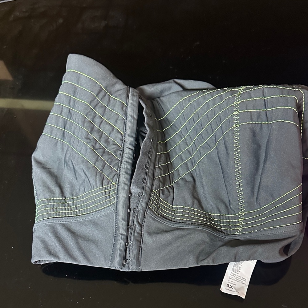 12 clothing pieces - Picture 3 of 14